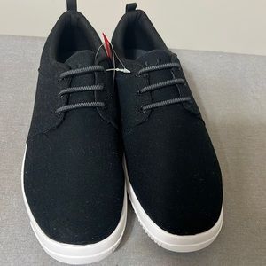 New Mens Size 9 Under Armour Canvas Shoe